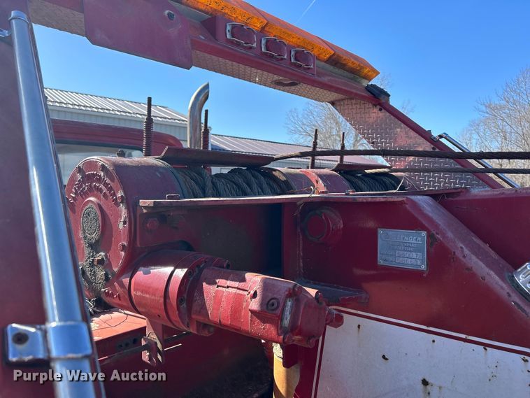 image for item DS0824 1988 Chevrolet Kodiak D6500 tow truck