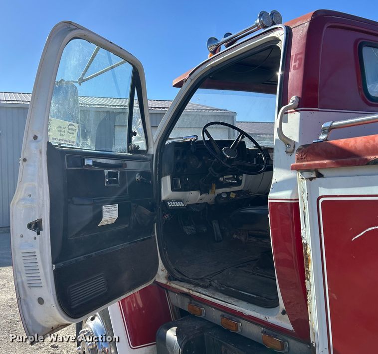 image for item DS0824 1988 Chevrolet Kodiak D6500 tow truck