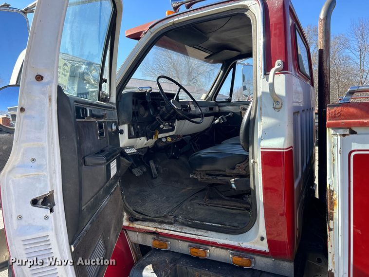 image for item DS0824 1988 Chevrolet Kodiak D6500 tow truck