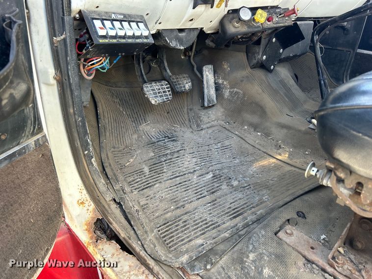 image for item DS0824 1988 Chevrolet Kodiak D6500 tow truck