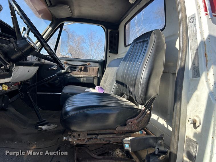 image for item DS0824 1988 Chevrolet Kodiak D6500 tow truck