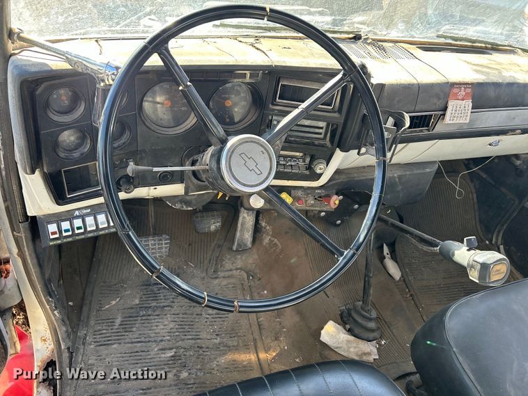 image for item DS0824 1988 Chevrolet Kodiak D6500 tow truck