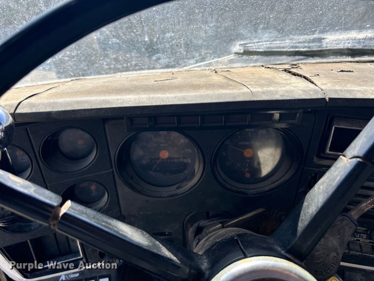 image for item DS0824 1988 Chevrolet Kodiak D6500 tow truck