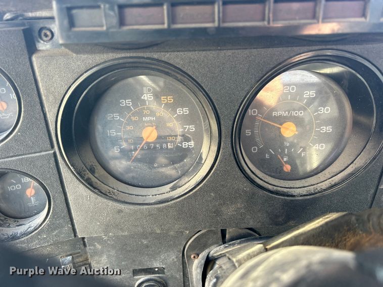 image for item DS0824 1988 Chevrolet Kodiak D6500 tow truck