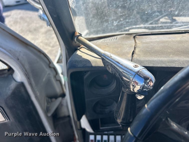 image for item DS0824 1988 Chevrolet Kodiak D6500 tow truck