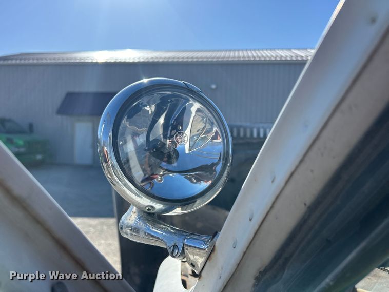 image for item DS0824 1988 Chevrolet Kodiak D6500 tow truck