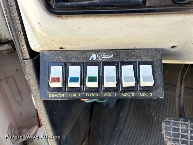 image for item DS0824 1988 Chevrolet Kodiak D6500 tow truck