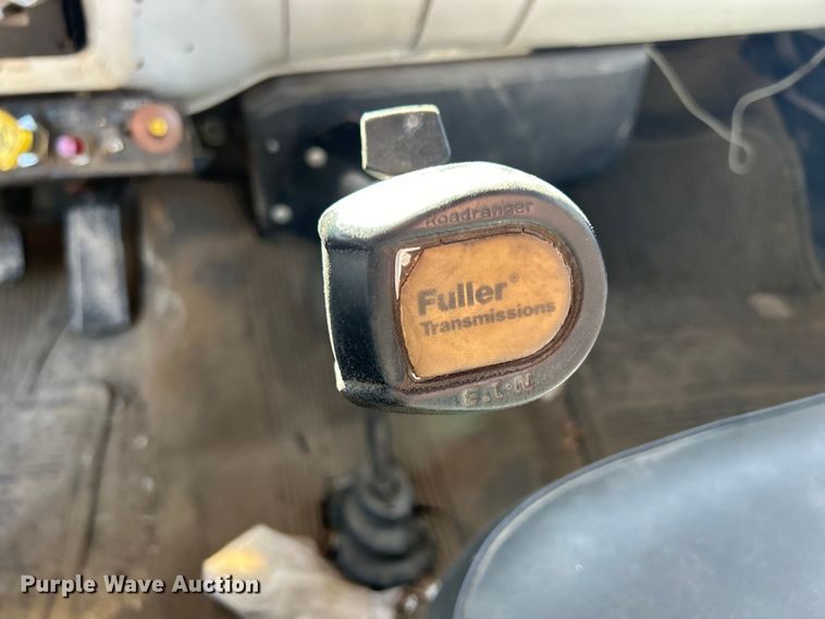 image for item DS0824 1988 Chevrolet Kodiak D6500 tow truck