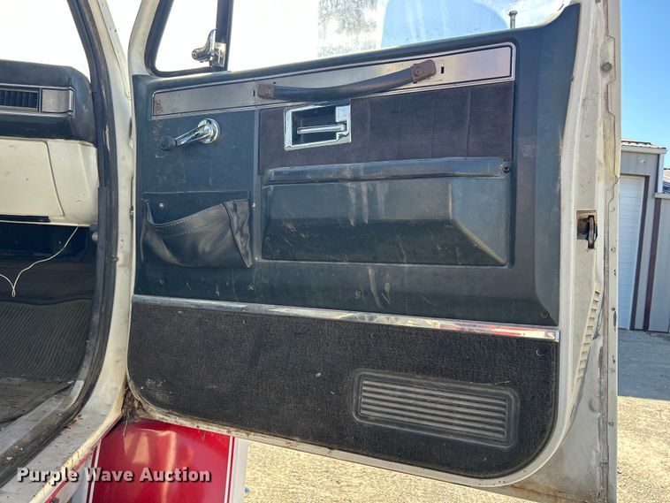 image for item DS0824 1988 Chevrolet Kodiak D6500 tow truck