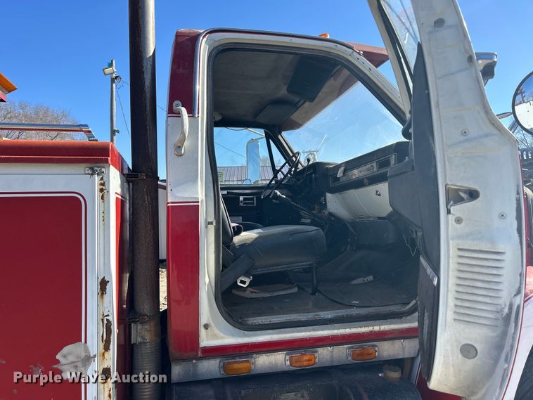 image for item DS0824 1988 Chevrolet Kodiak D6500 tow truck