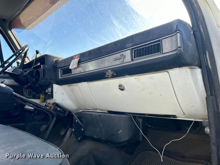 image for item DS0824 1988 Chevrolet Kodiak D6500 tow truck