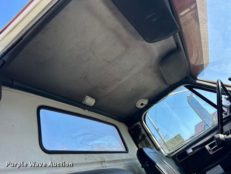 image for item DS0824 1988 Chevrolet Kodiak D6500 tow truck