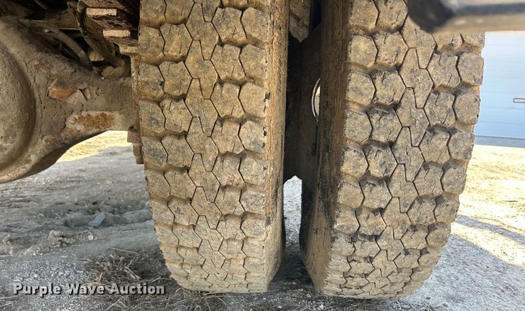 image for item DS0824 1988 Chevrolet Kodiak D6500 tow truck