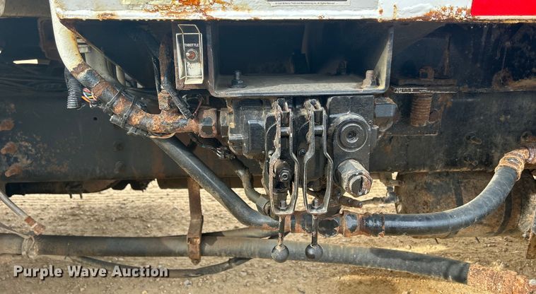 image for item DS0825 1998 Ford L8513 refuse truck