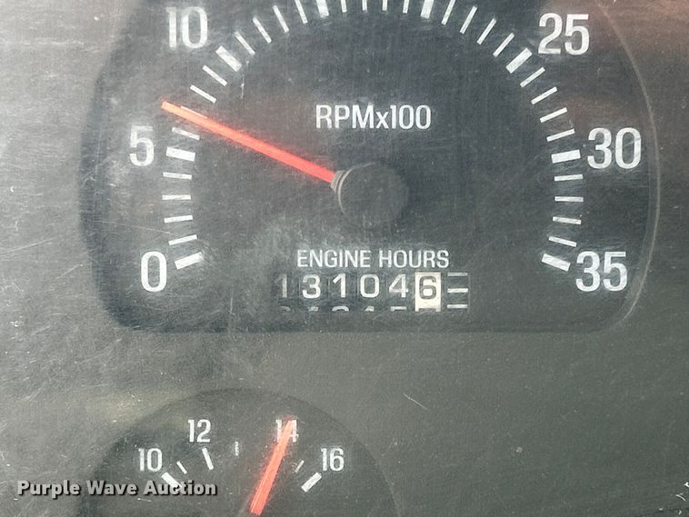 image for item DS0825 1998 Ford L8513 refuse truck