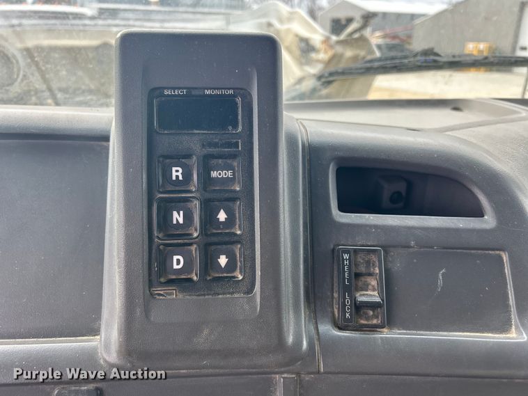 image for item DS0825 1998 Ford L8513 refuse truck