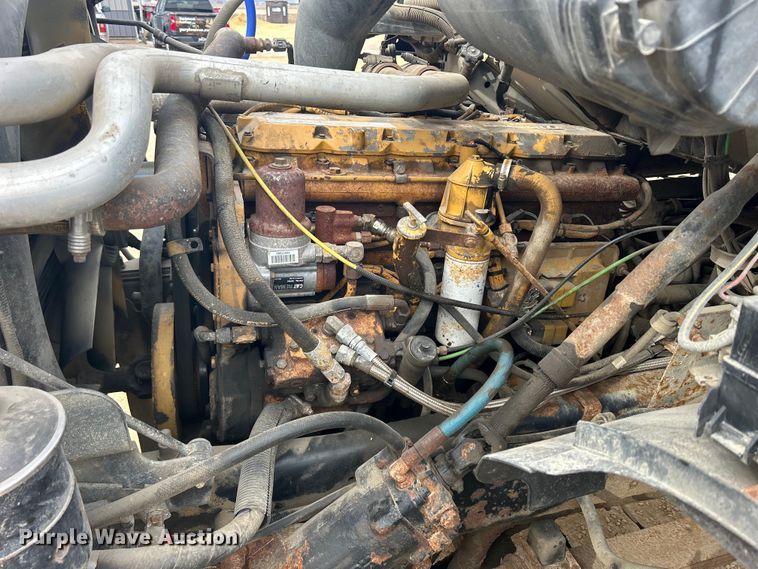 image for item DS0825 1998 Ford L8513 refuse truck