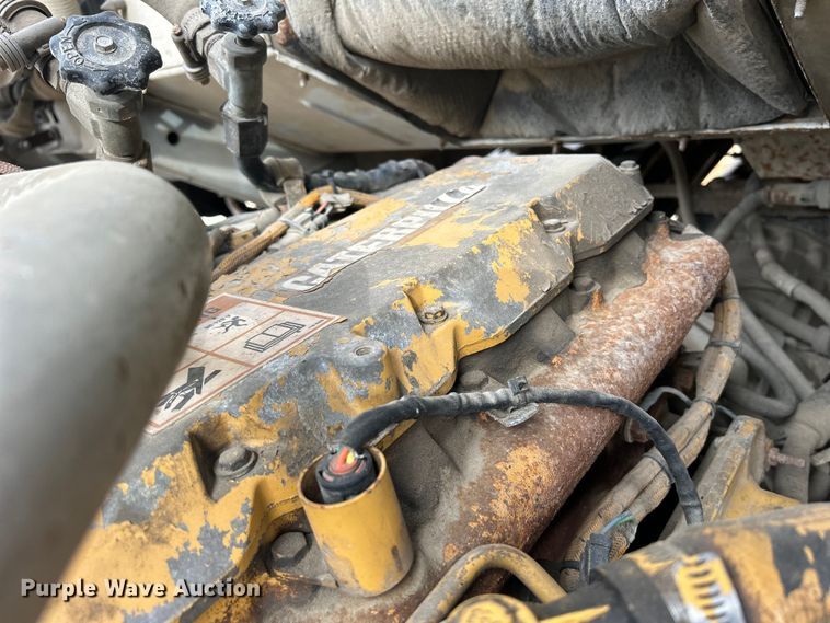 image for item DS0825 1998 Ford L8513 refuse truck