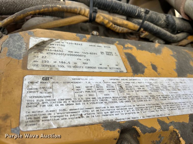 image for item DS0825 1998 Ford L8513 refuse truck