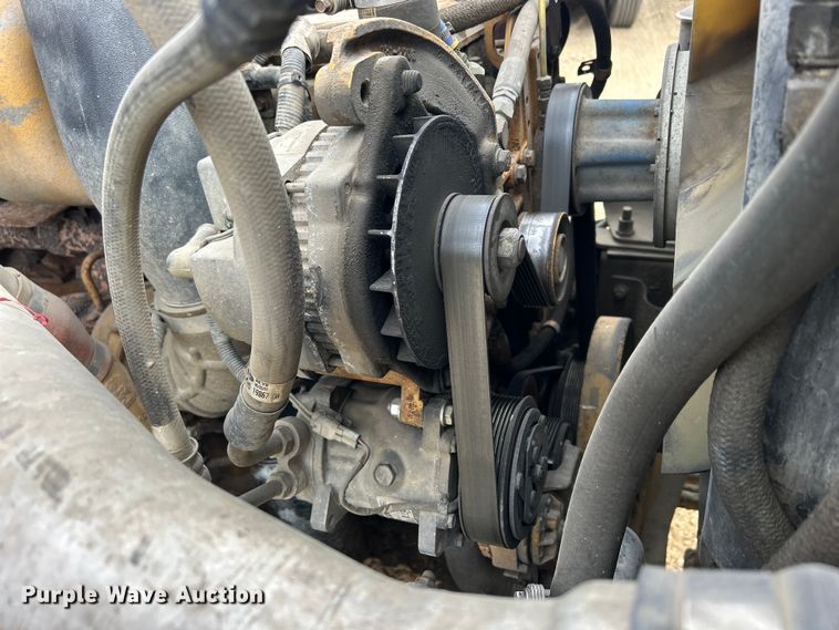 image for item DS0825 1998 Ford L8513 refuse truck