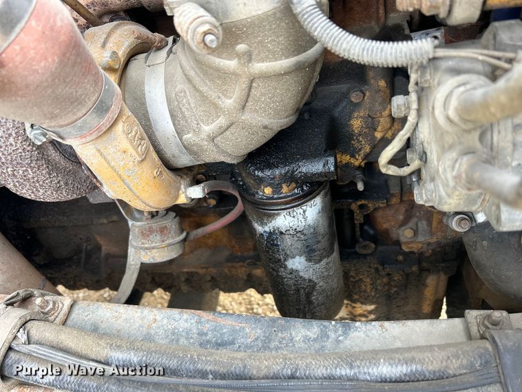 image for item DS0825 1998 Ford L8513 refuse truck