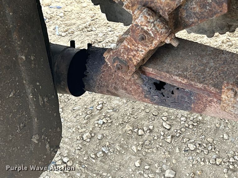 image for item DS0825 1998 Ford L8513 refuse truck