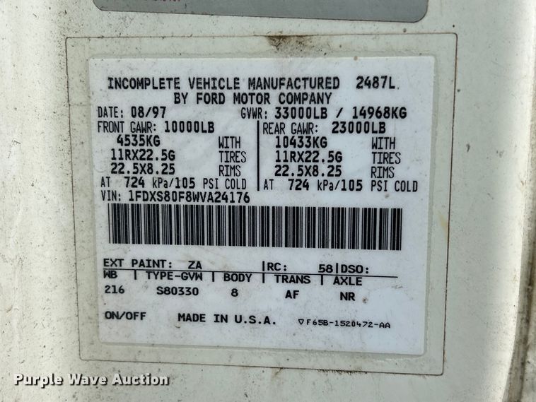 image for item DS0825 1998 Ford L8513 refuse truck