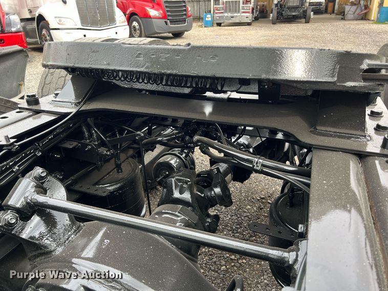 image for item DS2903 2019 Freightliner Cascadia  semi truck