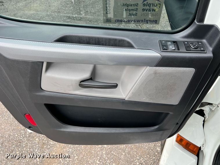 image for item DS2903 2019 Freightliner Cascadia  semi truck