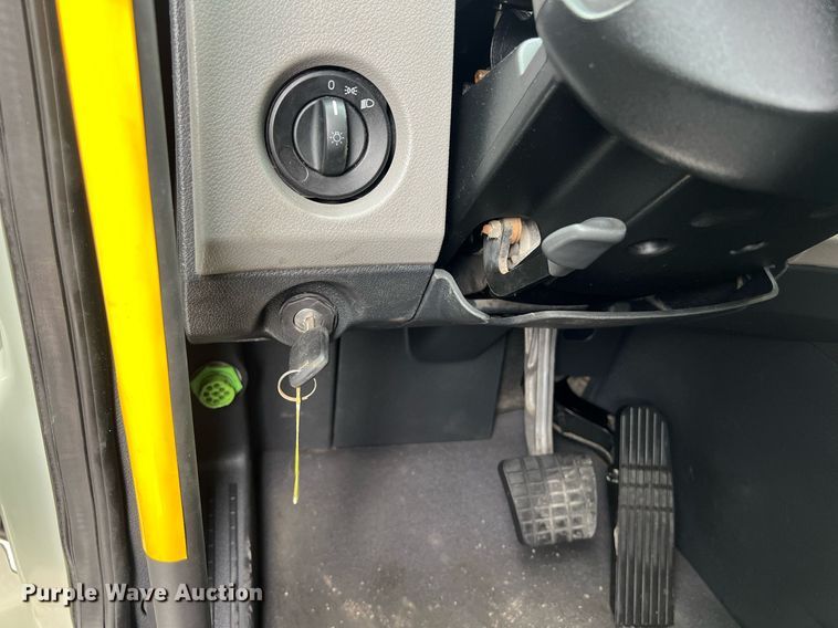 image for item DS2903 2019 Freightliner Cascadia  semi truck