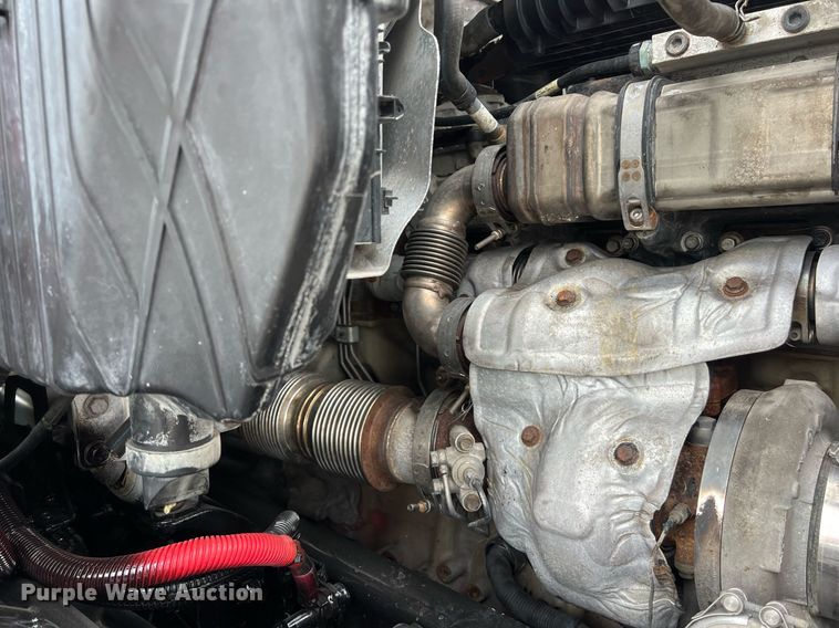 image for item DS2903 2019 Freightliner Cascadia  semi truck