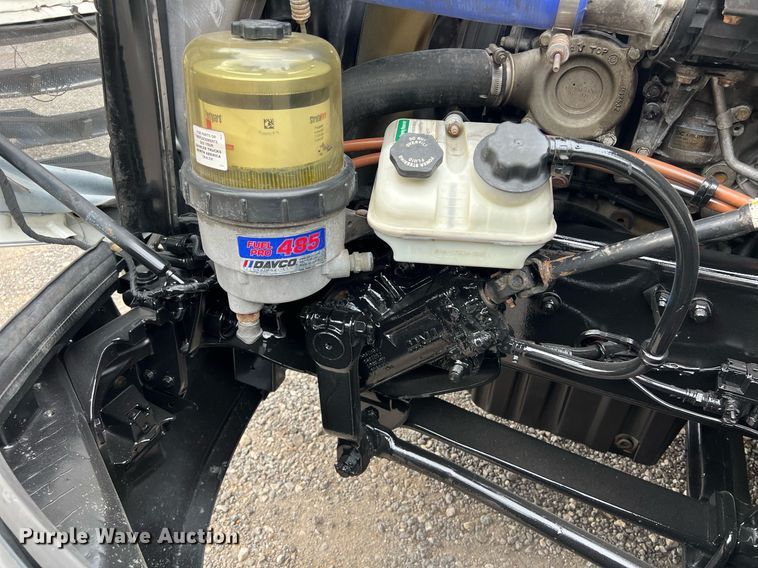 image for item DS2903 2019 Freightliner Cascadia  semi truck