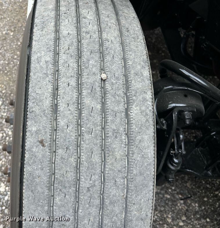 image for item DS2903 2019 Freightliner Cascadia  semi truck