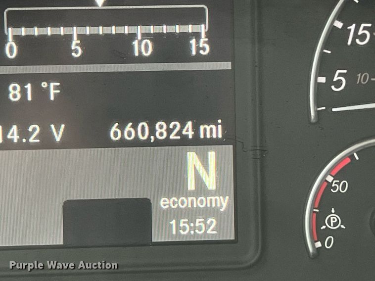 image for item DS2904 2018 Freightliner Cascadia semi truck