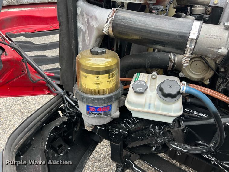 image for item DS2904 2018 Freightliner Cascadia semi truck