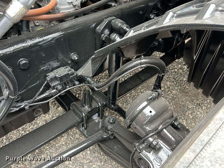 image for item DS2904 2018 Freightliner Cascadia semi truck