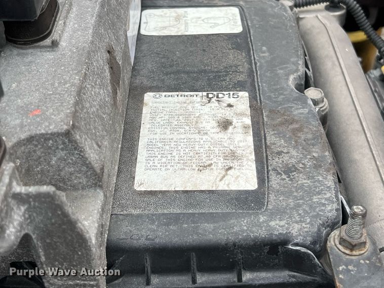 image for item DS2904 2018 Freightliner Cascadia semi truck