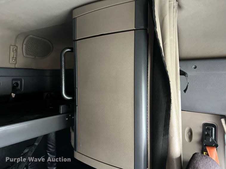 image for item DS2905 2016 Freightliner Cascadia  semi truck