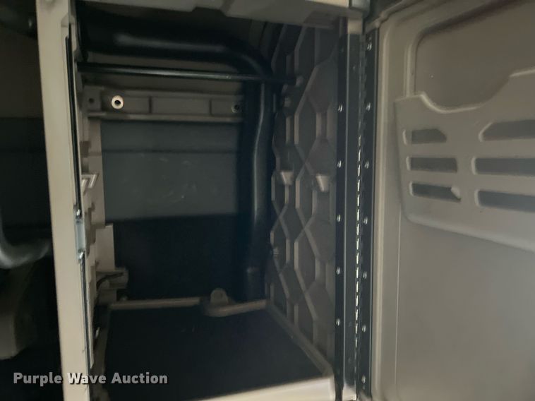 image for item DS2905 2016 Freightliner Cascadia  semi truck