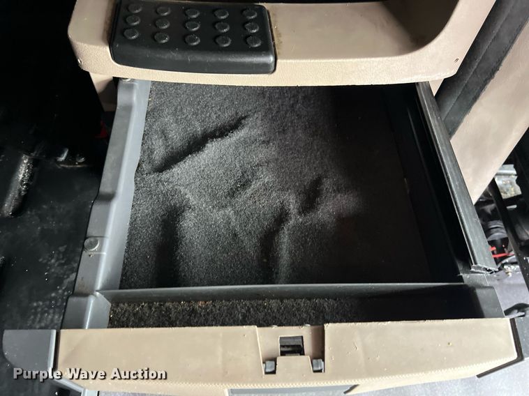 image for item DS2905 2016 Freightliner Cascadia  semi truck