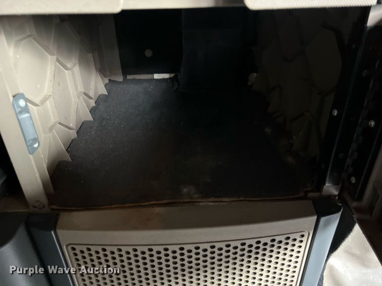 image for item DS2905 2016 Freightliner Cascadia  semi truck