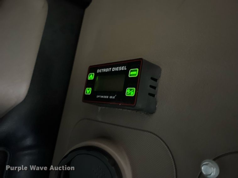 image for item DS2905 2016 Freightliner Cascadia  semi truck