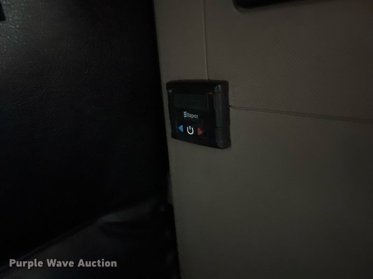 image for item DS2905 2016 Freightliner Cascadia  semi truck