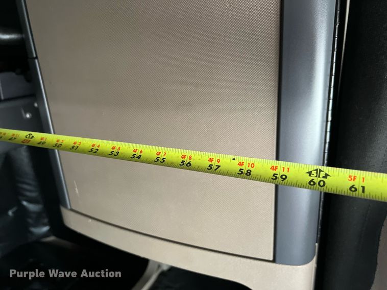 image for item DS2905 2016 Freightliner Cascadia  semi truck