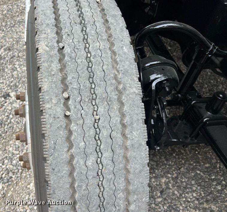 image for item DS2905 2016 Freightliner Cascadia  semi truck