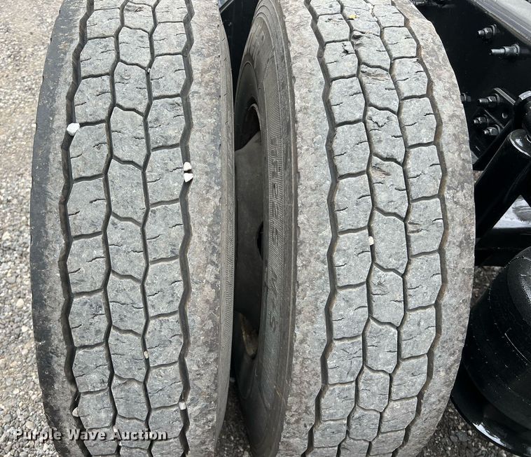 image for item DS2905 2016 Freightliner Cascadia  semi truck