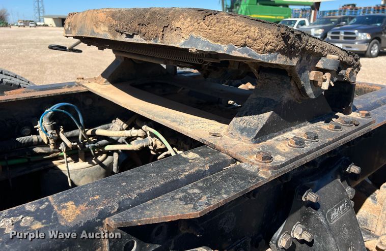 image for item DS2913 2007 Freightliner semi truck