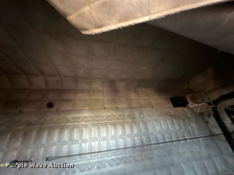 image for item DS2913 2007 Freightliner semi truck