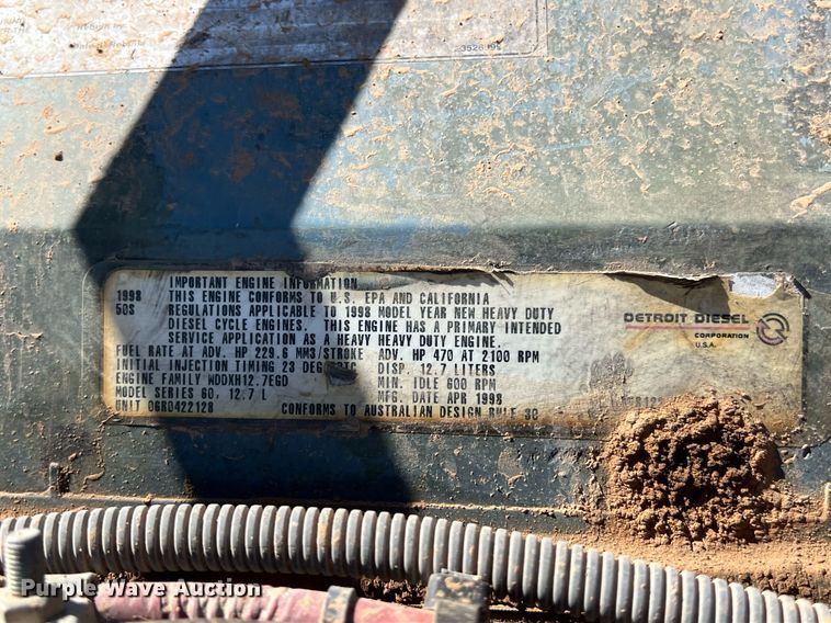 image for item DS2913 2007 Freightliner semi truck