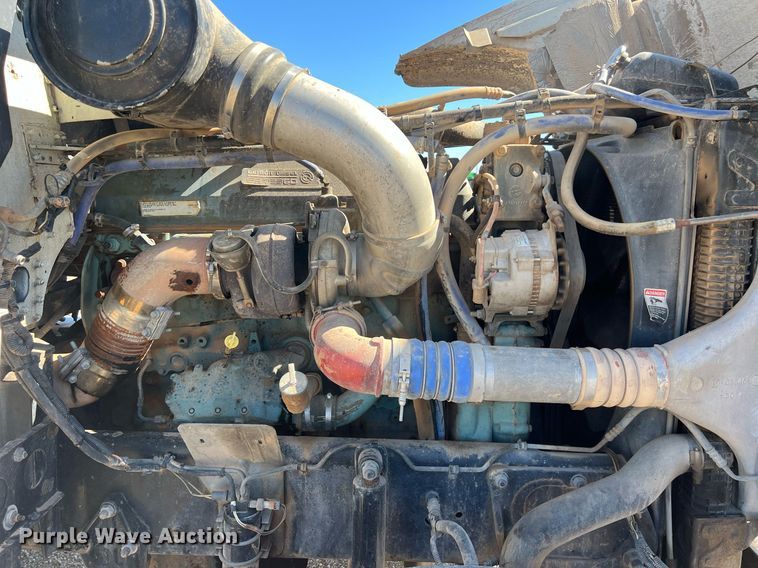 image for item DS2913 2007 Freightliner semi truck